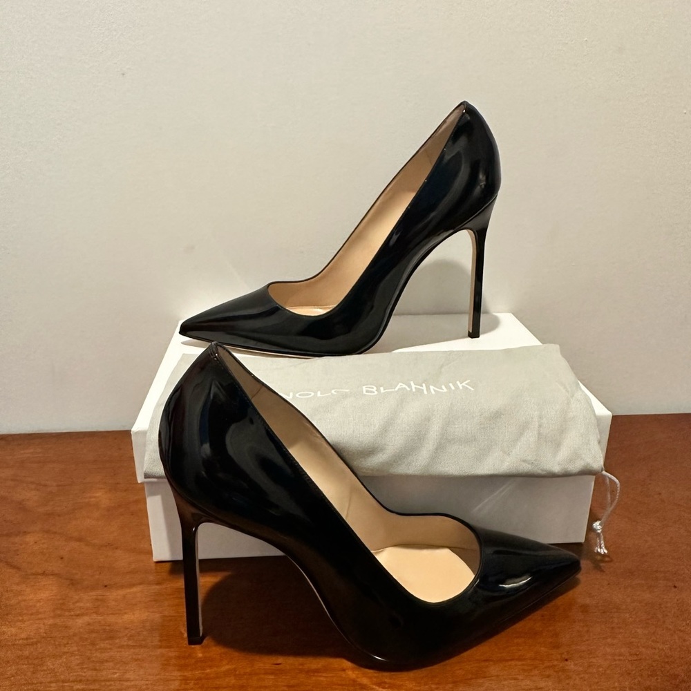 Manolo Blahnik BB 105 pump NWT